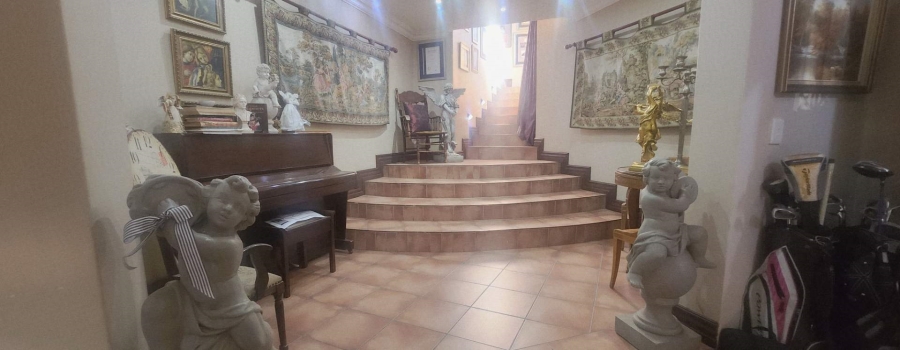 6 Bedroom Property for Sale in Alberante Gauteng