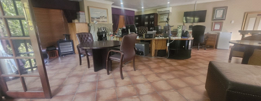 6 Bedroom Property for Sale in Alberante Gauteng