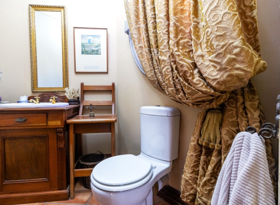 6 Bedroom Property for Sale in Alberante Gauteng