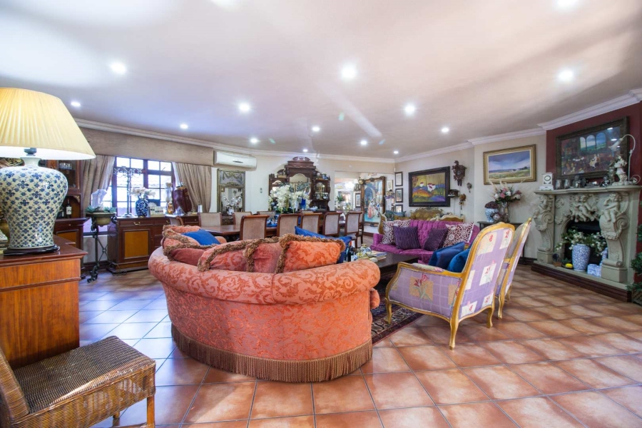 6 Bedroom Property for Sale in Alberante Gauteng