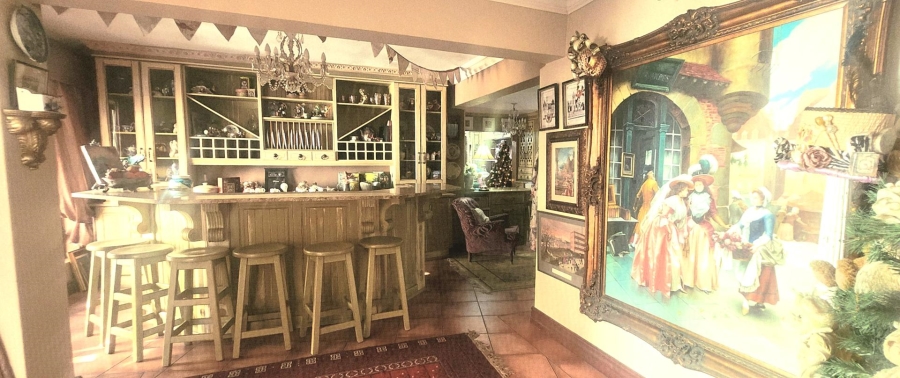 6 Bedroom Property for Sale in Alberante Gauteng