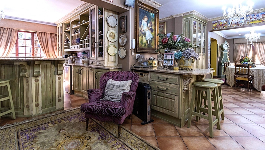 6 Bedroom Property for Sale in Alberante Gauteng