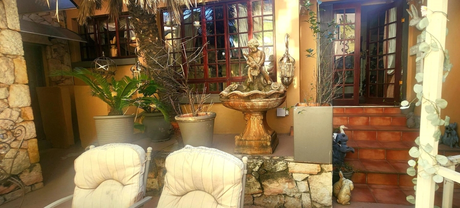 6 Bedroom Property for Sale in Alberante Gauteng