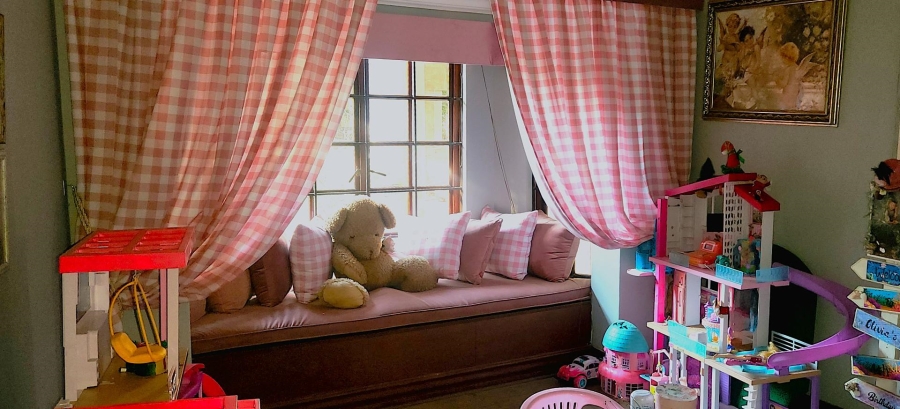 6 Bedroom Property for Sale in Alberante Gauteng