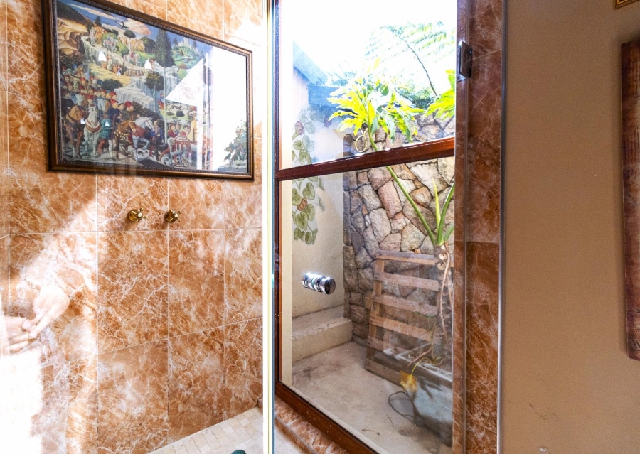 6 Bedroom Property for Sale in Alberante Gauteng