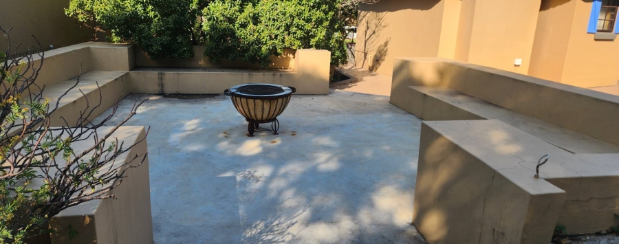 6 Bedroom Property for Sale in Alberante Gauteng