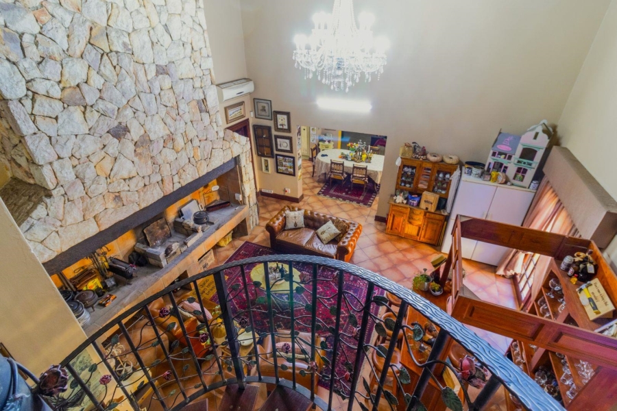 6 Bedroom Property for Sale in Alberante Gauteng
