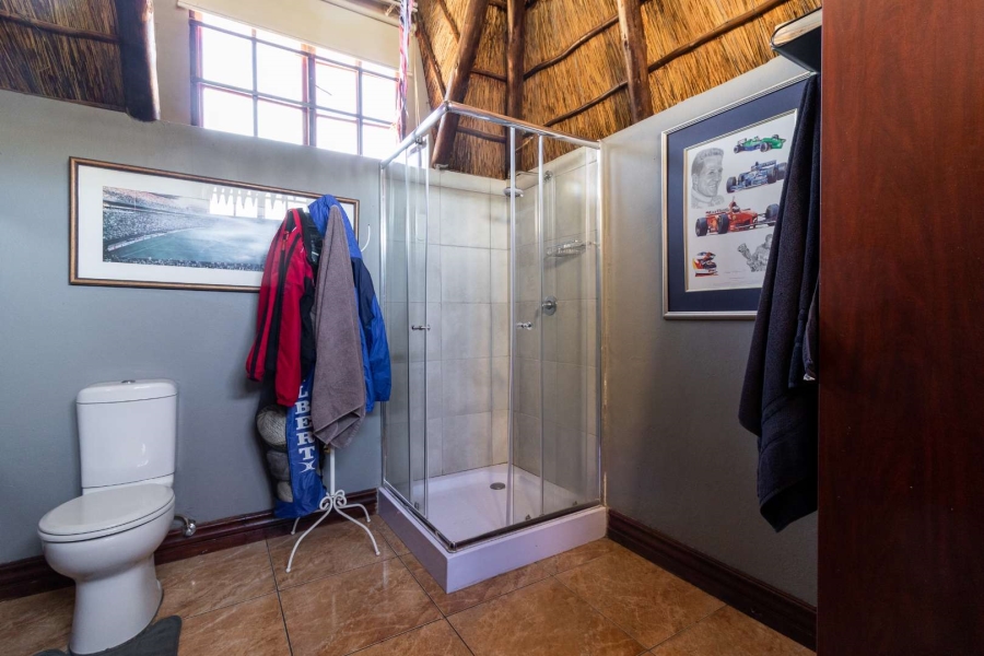 6 Bedroom Property for Sale in Alberante Gauteng