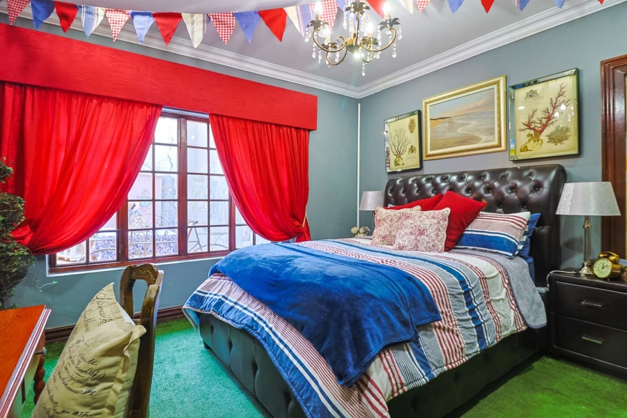 6 Bedroom Property for Sale in Alberante Gauteng