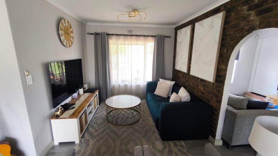 4 Bedroom Property for Sale in Brackenhurst Gauteng