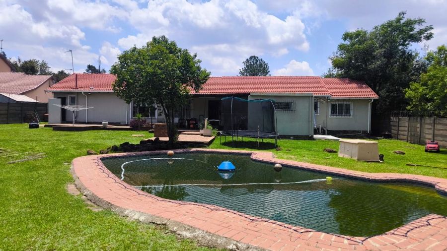 4 Bedroom Property for Sale in Brackenhurst Gauteng