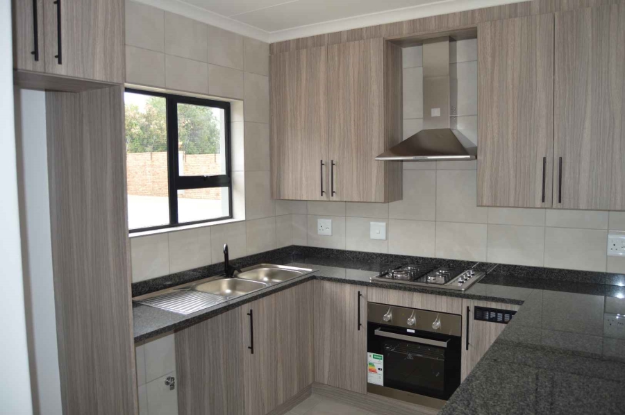 2 Bedroom Property for Sale in Brackendowns Gauteng
