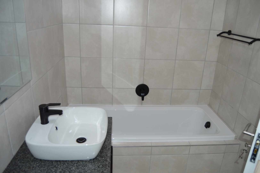 2 Bedroom Property for Sale in Brackendowns Gauteng