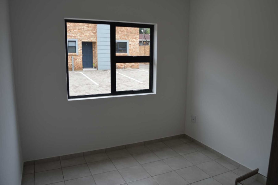 2 Bedroom Property for Sale in Brackendowns Gauteng