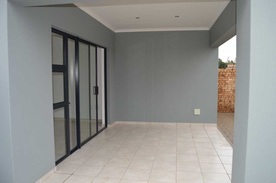 2 Bedroom Property for Sale in Brackendowns Gauteng