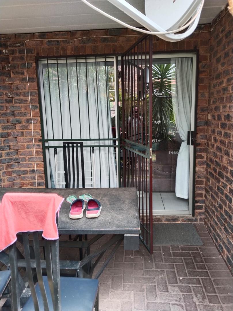 2 Bedroom Property for Sale in Liefde en Vrede Gauteng