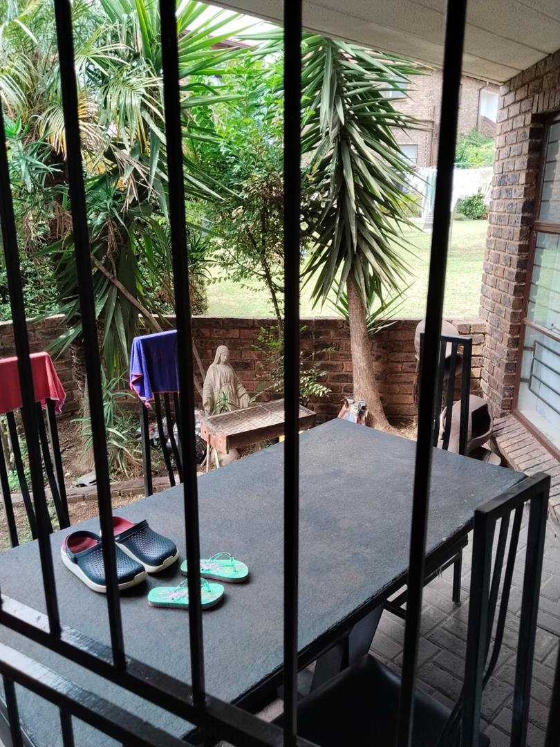 2 Bedroom Property for Sale in Liefde en Vrede Gauteng