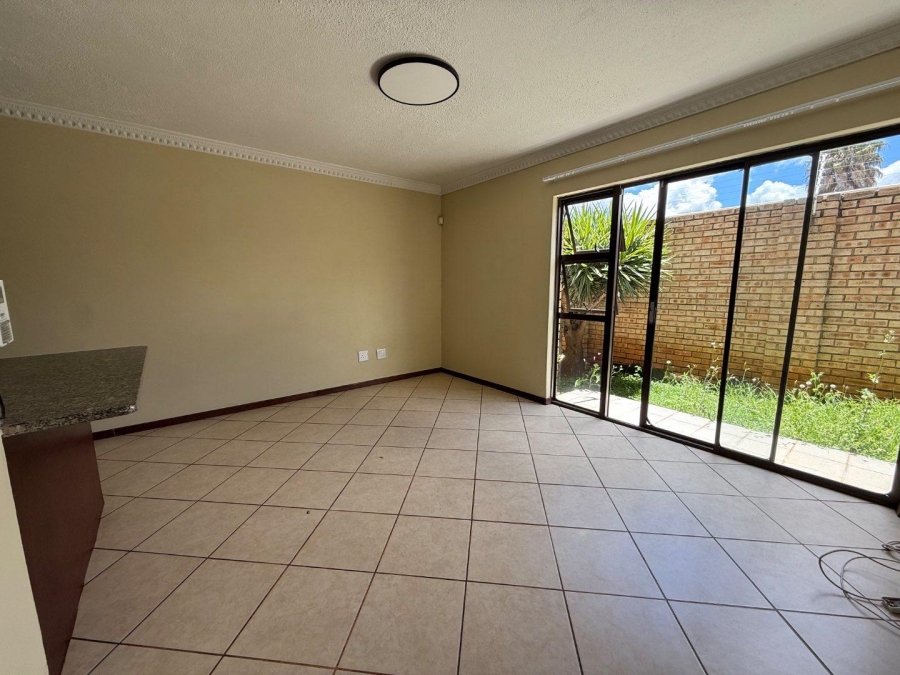 2 Bedroom Property for Sale in Hurlyvale Gauteng