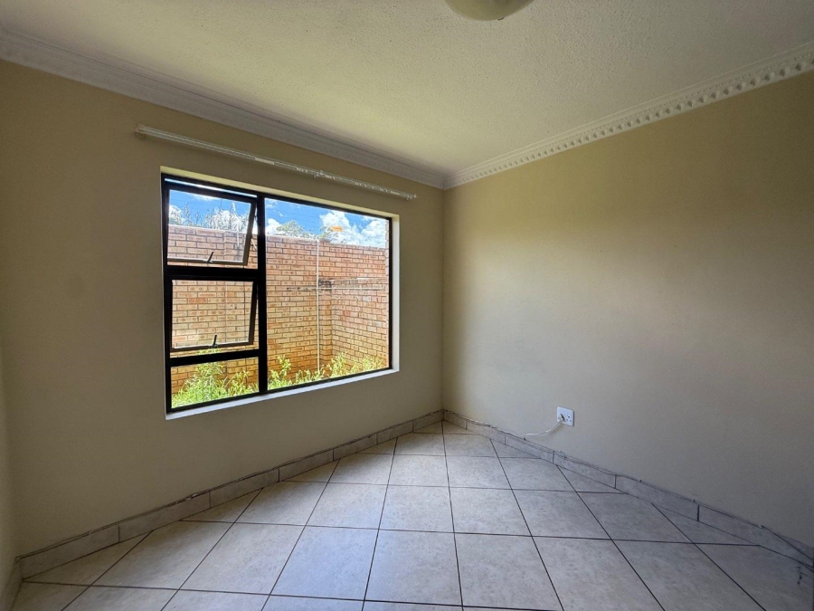 2 Bedroom Property for Sale in Hurlyvale Gauteng