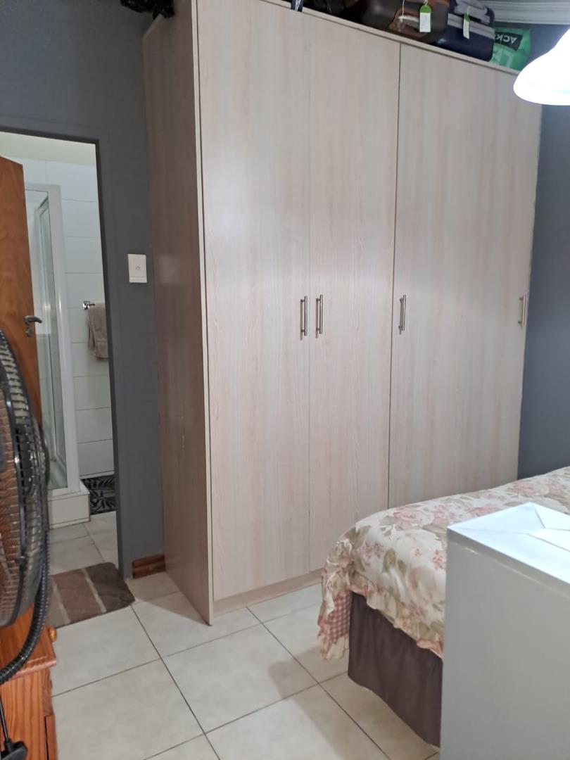 1 Bedroom Property for Sale in Hillcrest Gauteng