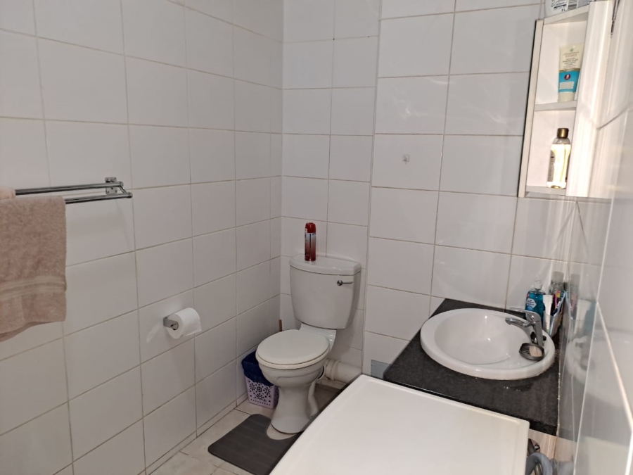 1 Bedroom Property for Sale in Hillcrest Gauteng