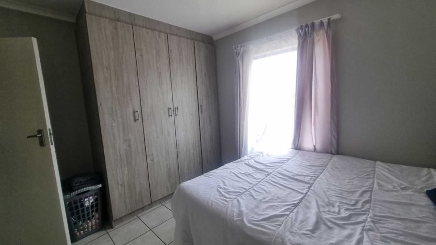 2 Bedroom Property for Sale in Heuweloord Gauteng