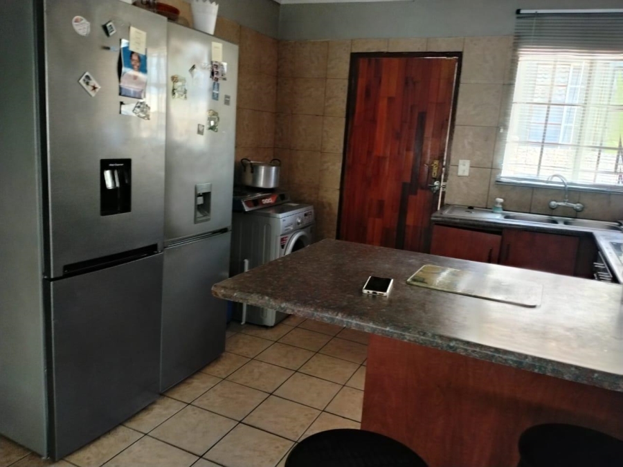3 Bedroom Property for Sale in Olievenhoutbosch Gauteng