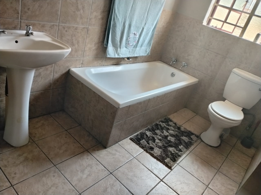 3 Bedroom Property for Sale in Olievenhoutbosch Gauteng