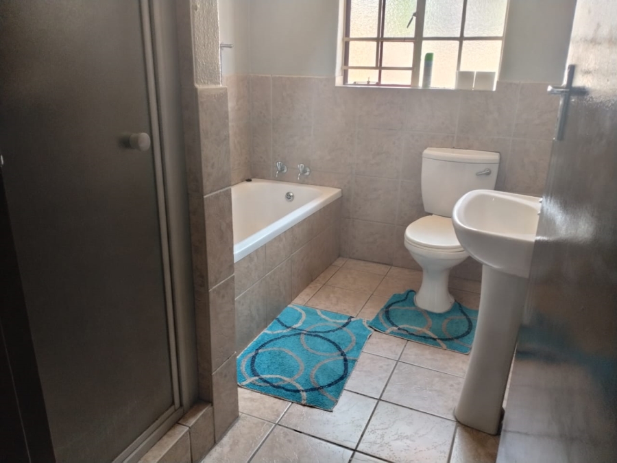 3 Bedroom Property for Sale in Olievenhoutbosch Gauteng