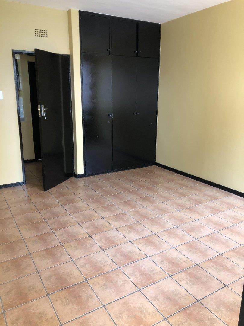 To Let 3 Bedroom Property for Rent in Hillbrow Gauteng