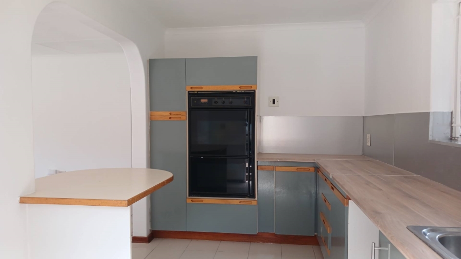 To Let 3 Bedroom Property for Rent in Hurlingham Manor Gauteng