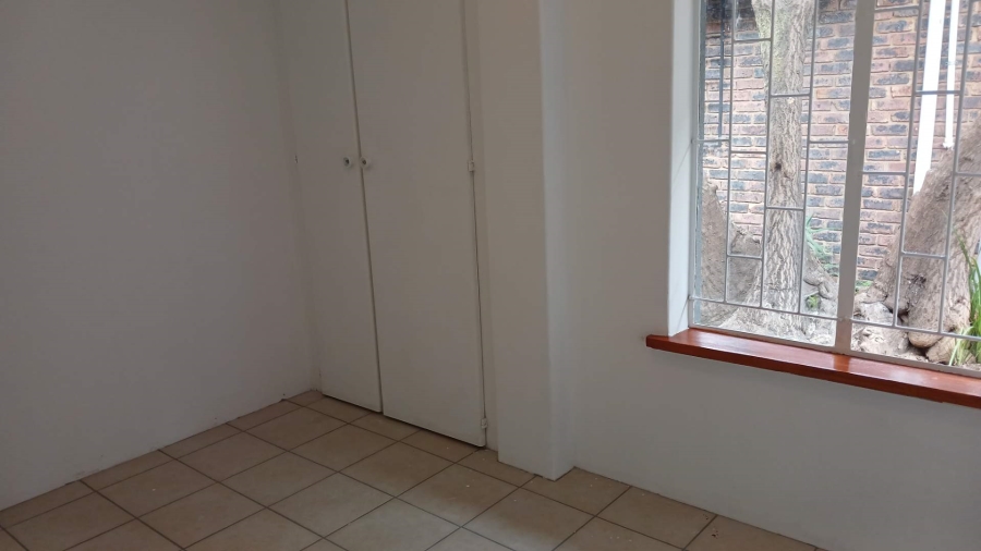 To Let 3 Bedroom Property for Rent in Hurlingham Manor Gauteng