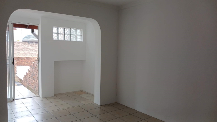 To Let 3 Bedroom Property for Rent in Hurlingham Manor Gauteng