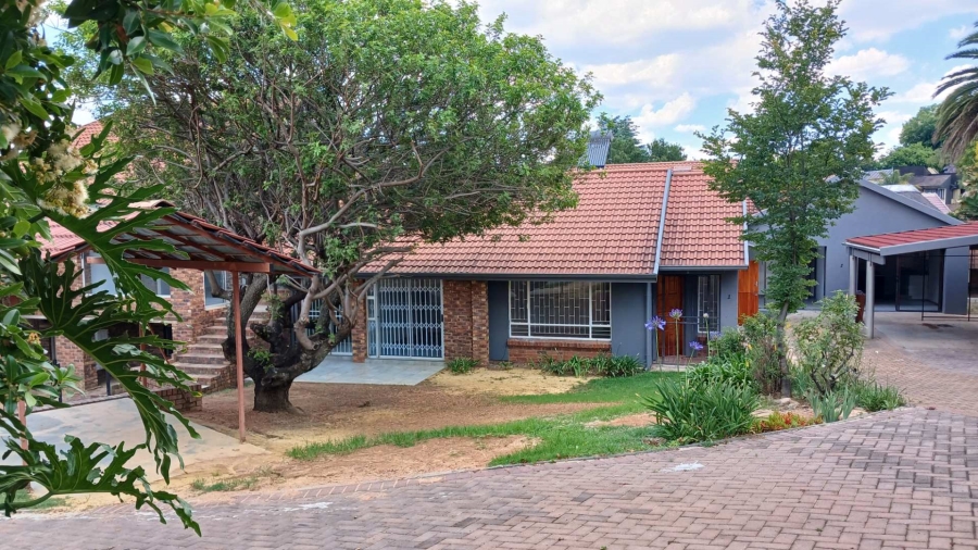 To Let 3 Bedroom Property for Rent in Hurlingham Manor Gauteng