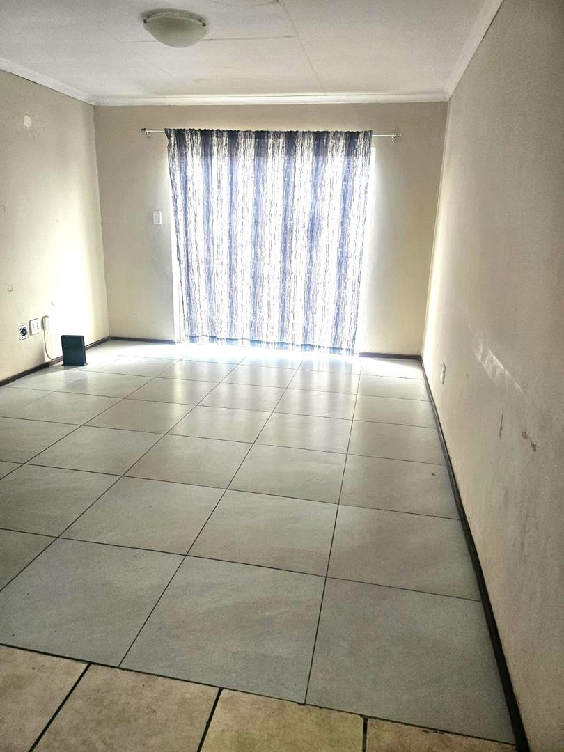 2 Bedroom Property for Sale in Kleinfontein Gauteng