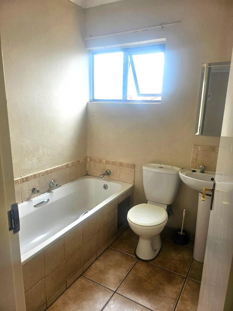 2 Bedroom Property for Sale in Kleinfontein Gauteng
