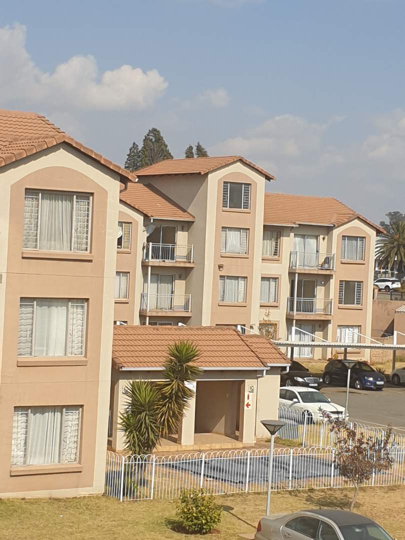 2 Bedroom Property for Sale in Kleinfontein Gauteng
