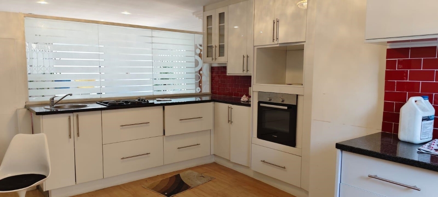 3 Bedroom Property for Sale in Roseacres Gauteng