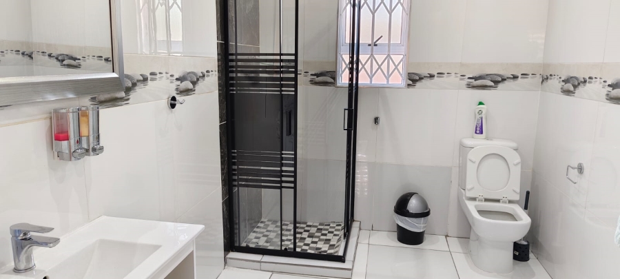 3 Bedroom Property for Sale in Roseacres Gauteng