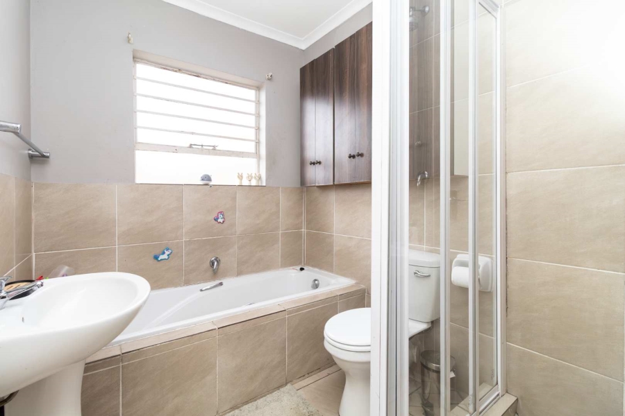 3 Bedroom Property for Sale in Wilgeheuwel Gauteng