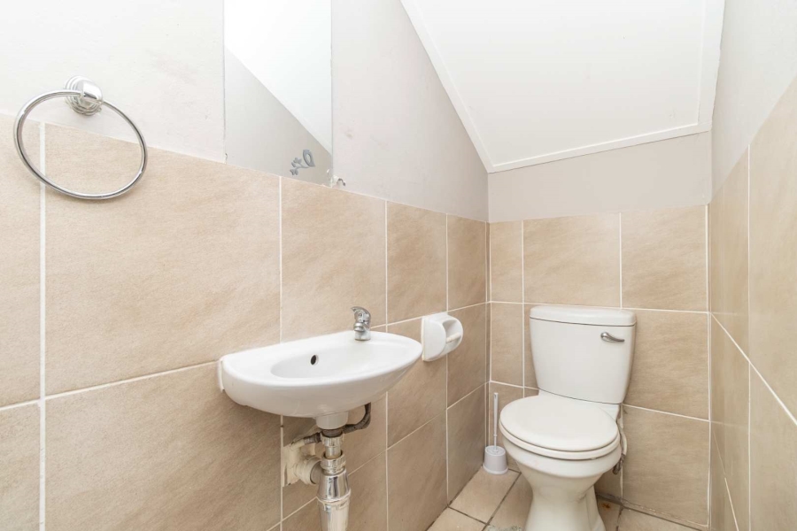 3 Bedroom Property for Sale in Wilgeheuwel Gauteng