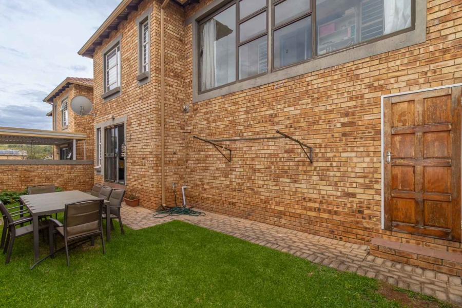 3 Bedroom Property for Sale in Wilgeheuwel Gauteng