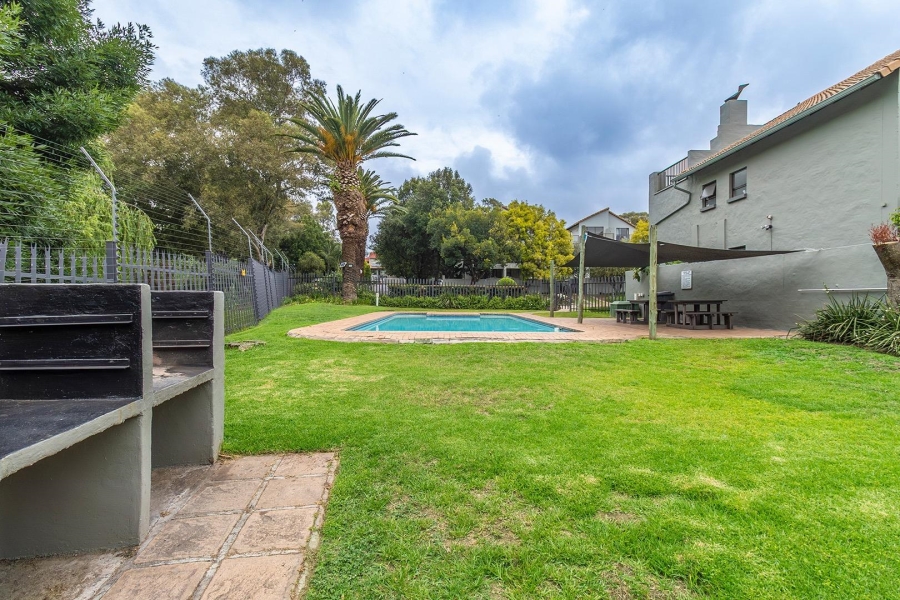 2 Bedroom Property for Sale in Paulshof Gauteng