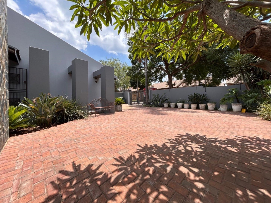 3 Bedroom Property for Sale in New Redruth Gauteng