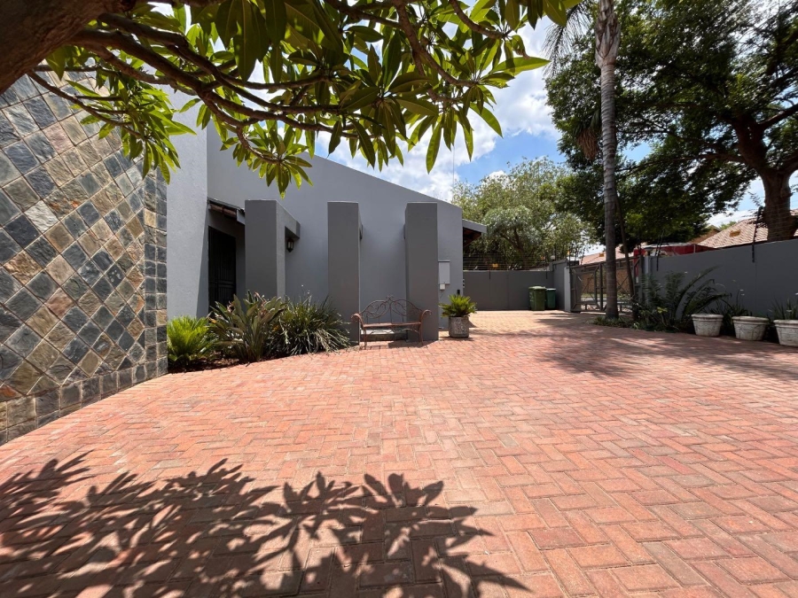 3 Bedroom Property for Sale in New Redruth Gauteng