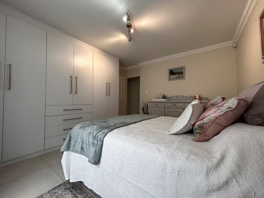 3 Bedroom Property for Sale in New Redruth Gauteng