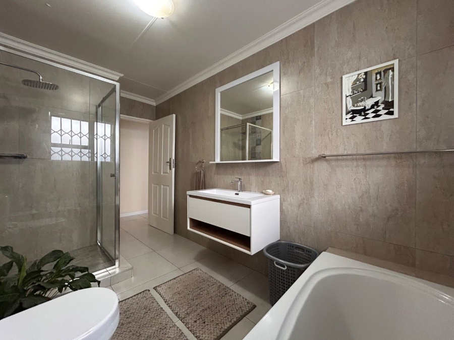 3 Bedroom Property for Sale in New Redruth Gauteng