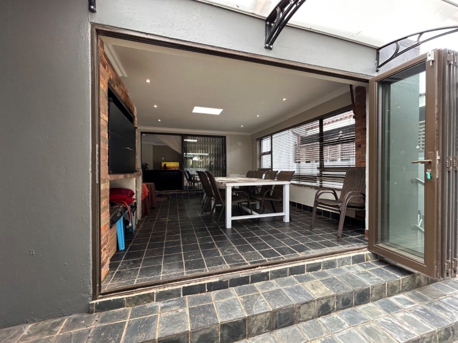 3 Bedroom Property for Sale in New Redruth Gauteng