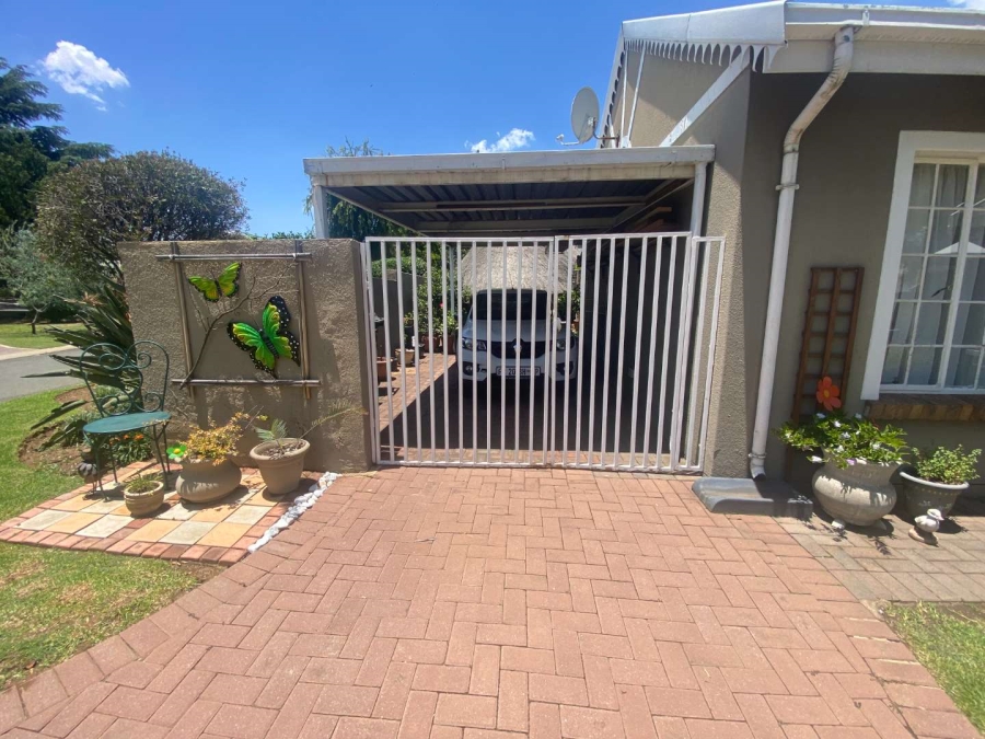 2 Bedroom Property for Sale in Verwoerdpark Gauteng