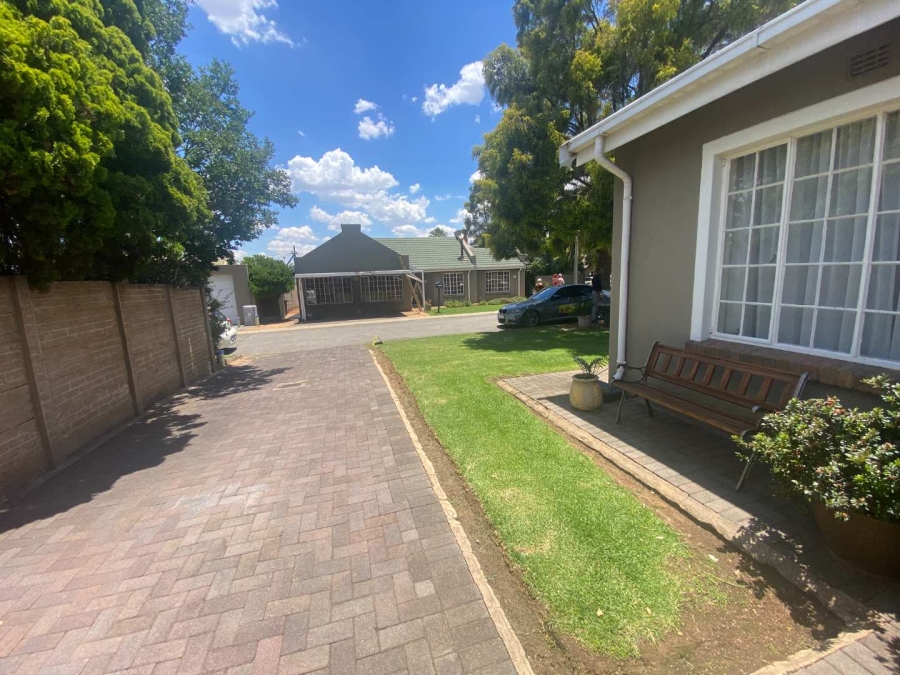 2 Bedroom Property for Sale in Verwoerdpark Gauteng